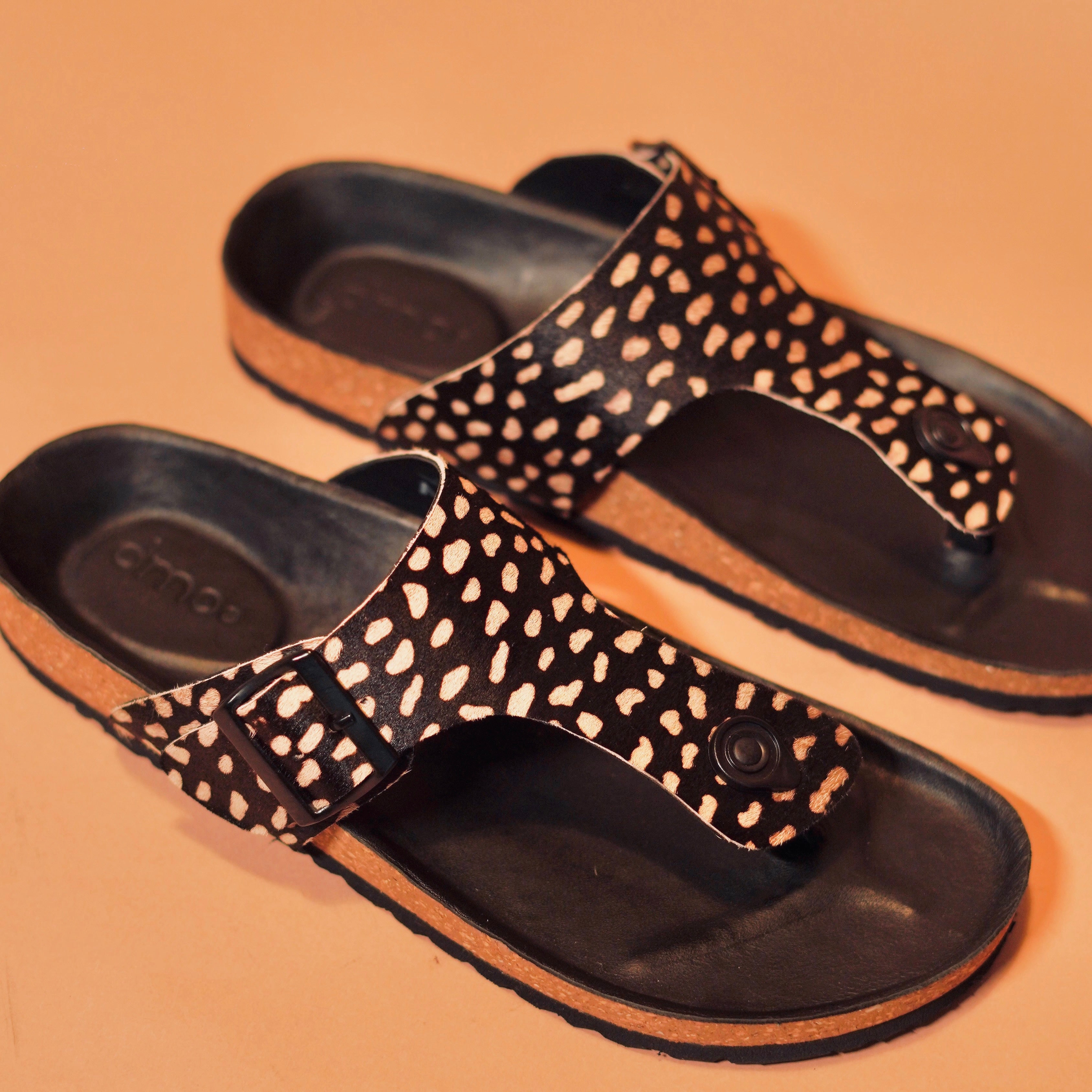 Close-up shot of the leopard print on Pelle Corko Leopardo